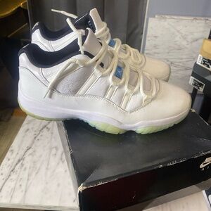 Jordan 11 legend Blue with og box